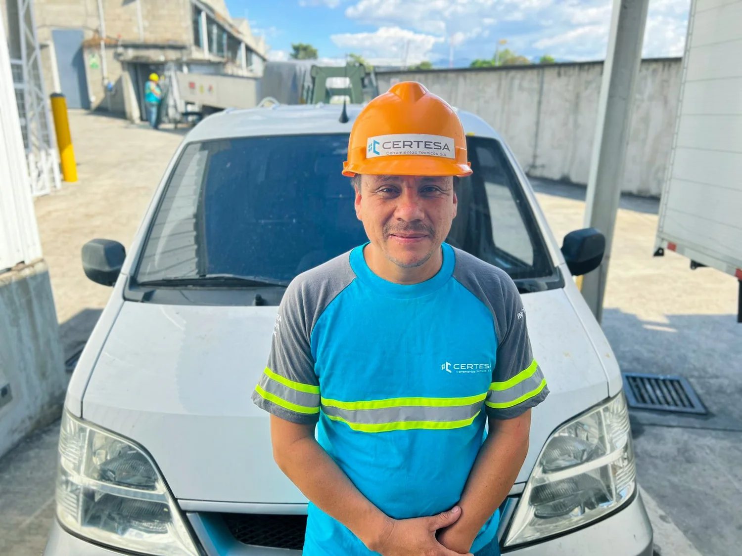 Equipo CERTESA en taller y obra